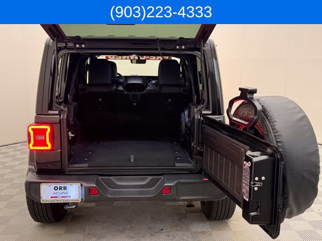 Used 2018 Jeep Wrangler Unlimited Sahara AWD/4WD image 14