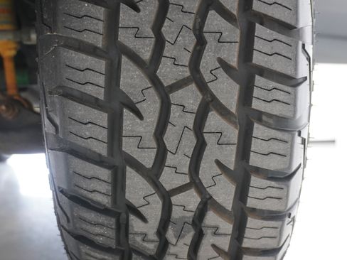 Used 2015 Toyota Tacoma TRD Sport w/ TRD Sport Package image 23