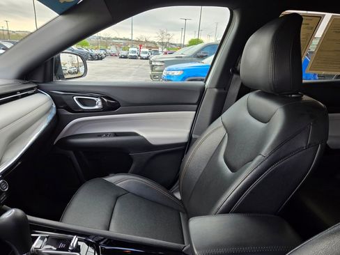 Used 2024 Jeep Compass Limited image 25