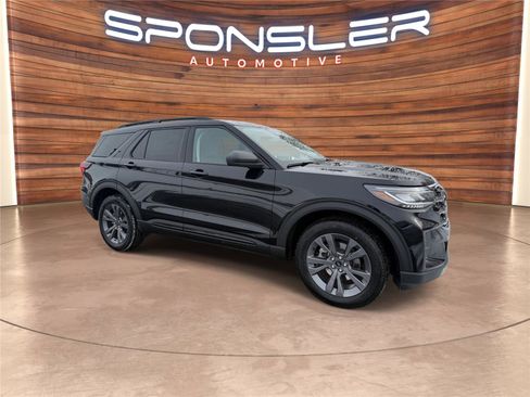 New 2026 Ford Explorer Active w/ Active Comfort Package image 8