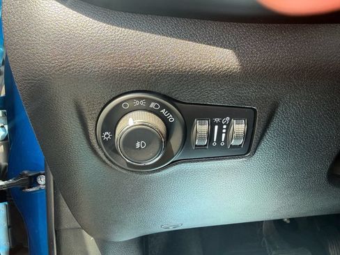 Used 2025 Jeep Compass Trailhawk AWD/4WD image 20