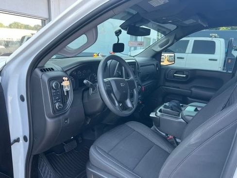 Used 2023 Chevrolet Silverado 1500 Custom Trail Boss AWD/4WD image 5
