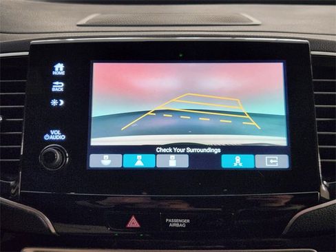 Used 2019 Honda Pilot Touring image 18