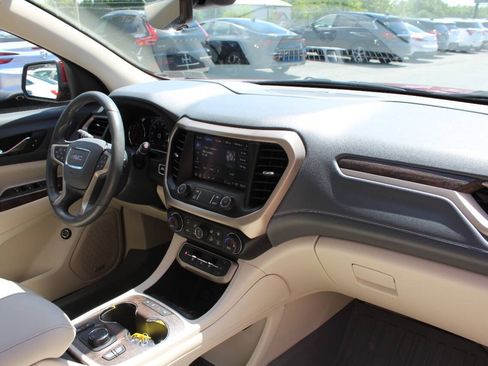 Used 2021 GMC Acadia Denali w/ Denali Technology Package AWD/4WD image 19