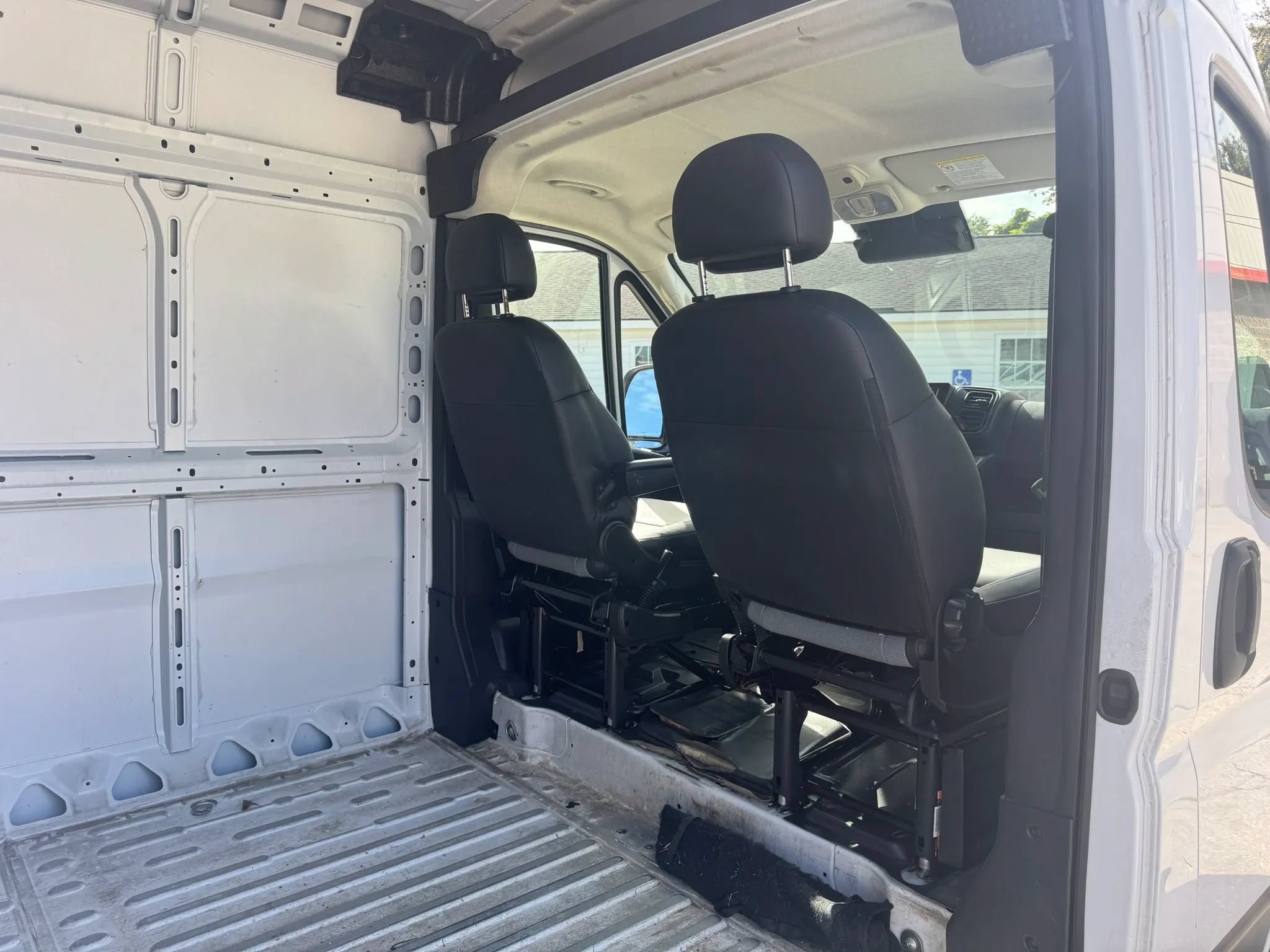 Used 2025 RAM ProMaster 2500 w/ Convenience Group FWD image 26