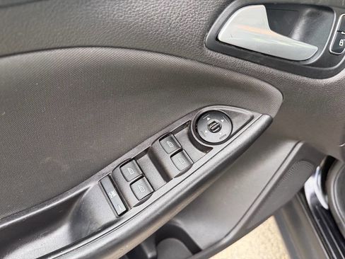 Used 2016 Ford Focus SE FWD image 19