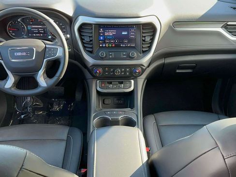 Used 2023 GMC Acadia SLT w/ Elevation Edition image 11