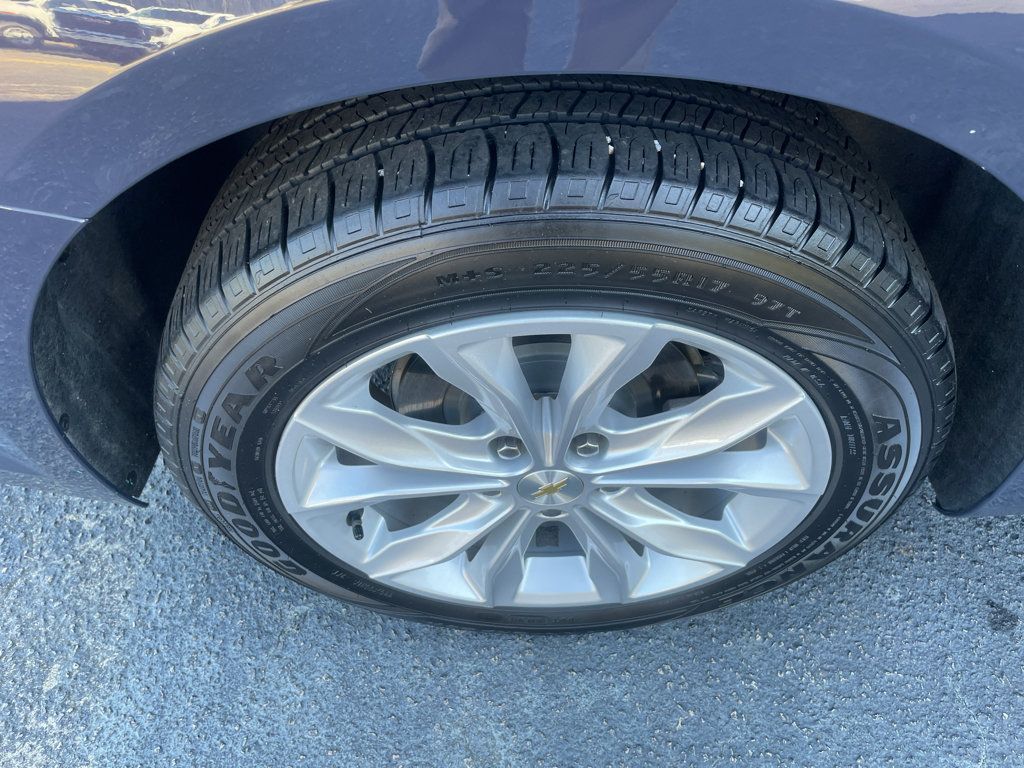 Certified 2025 Chevrolet Malibu LT FWD image 8