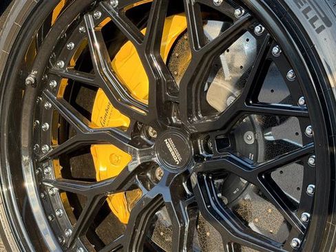 Used 2021 Lamborghini Urus AWD/4WD image 17