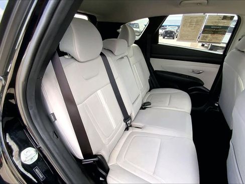 Used 2025 Hyundai Tucson SEL FWD image 19