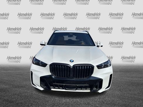Used 2025 BMW X5 xDrive40i w/ M Sport Package AWD/4WD image 3