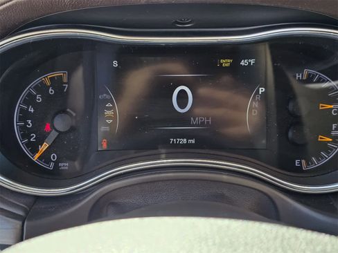 Used 2018 Jeep Grand Cherokee Overland w/ Interior Metal Package image 21