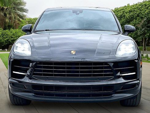 Used 2018 Porsche Macan AWD/4WD image 2