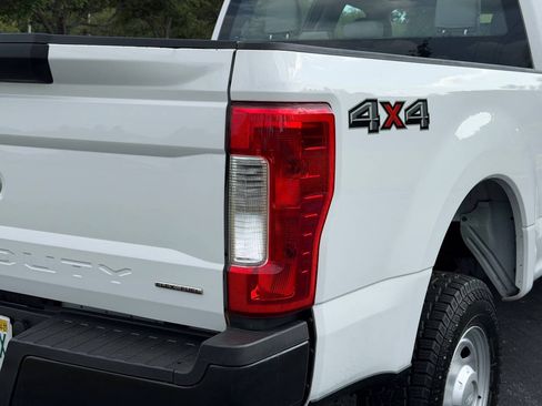 Used 2017 Ford F250 XL w/ Power Equipment Group AWD/4WD image 19