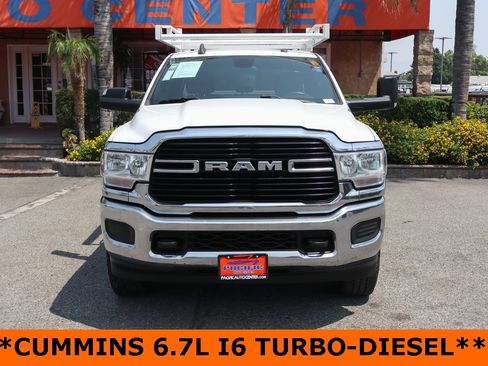 Used 2021 RAM 3500 Big Horn image 3