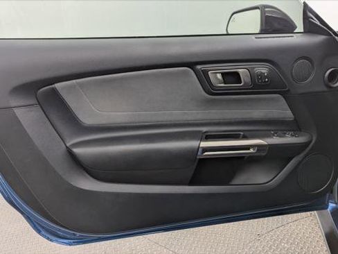 Used 2019 Ford Mustang Shelby GT350 w/ Technology Package image 13