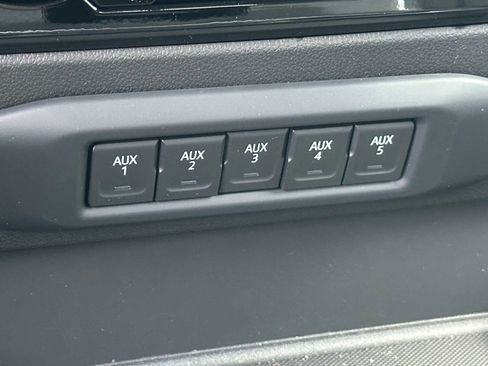 New 2025 GMC Sierra 3500 SLT w/ SLT Convenience Package image 33