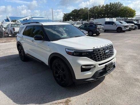 Used 2023 Ford Explorer ST-Line w/ Class IV Trailer Tow Package RWD image 3