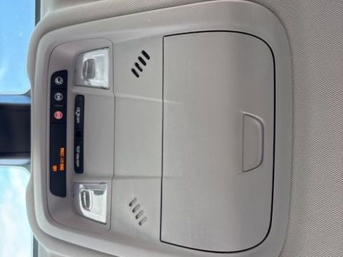 Used 2018 Chevrolet Equinox LS AWD/4WD image 23
