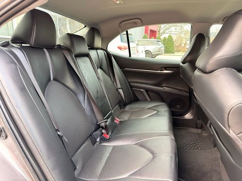 Used 2022 Toyota Camry XLE image 20