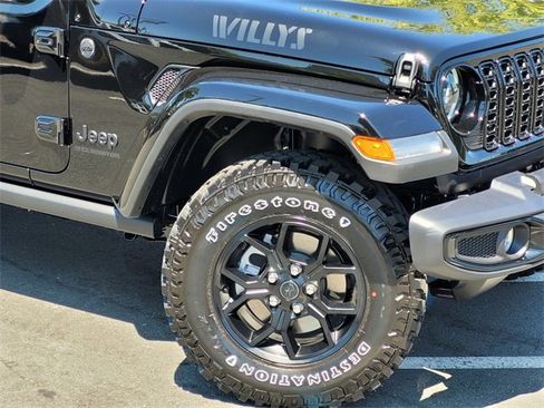 New 2025 Jeep Gladiator Willys image 5