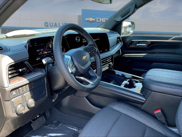Used 2026 Chevrolet Suburban LS AWD/4WD image 9