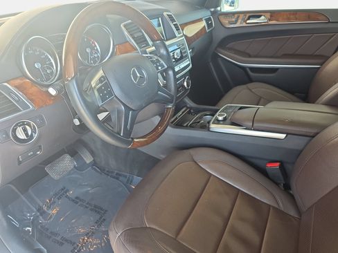 Used 2015 Mercedes-Benz GL 550 4MATIC image 16