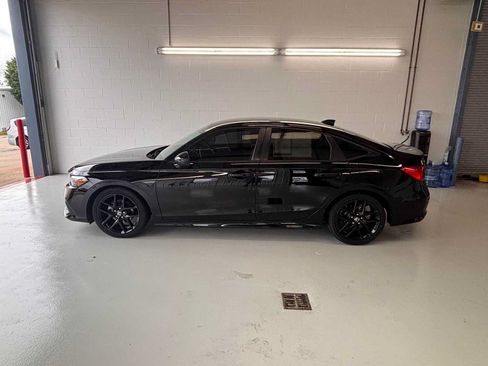 Used 2023 Honda Civic Sport image 8