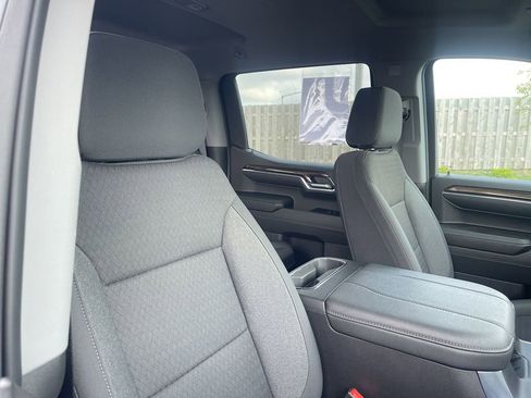 Used 2024 Chevrolet Silverado 1500 LT Trail Boss w/ Convenience Package II AWD/4WD image 32