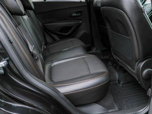 Used 2019 Chevrolet Trax LT w/ LT Convenience Package image 25