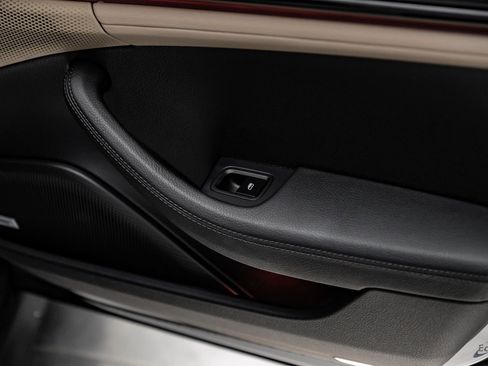 Used 2025 Porsche Panamera w/ Premium Package image 85