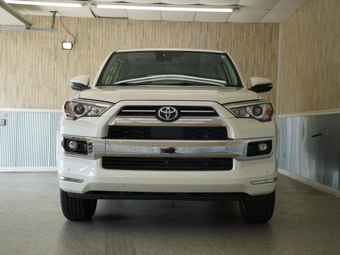 Used 2022 Toyota 4Runner Limited RWD image 2