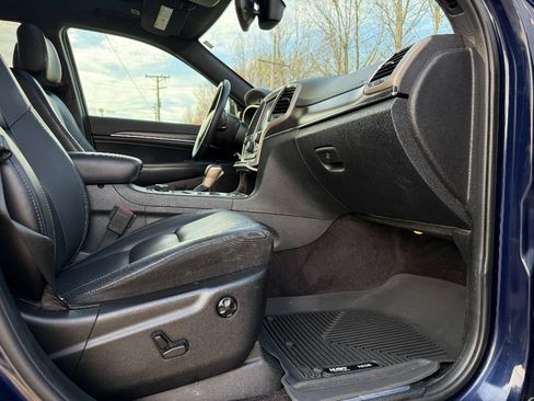Used 2017 Jeep Grand Cherokee Limited image 28
