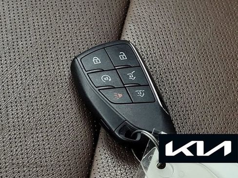 Used 2023 Chevrolet Suburban High Country image 35