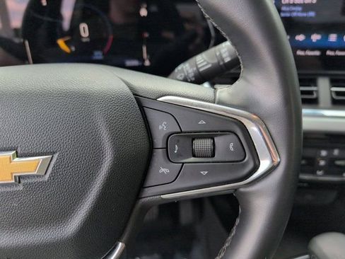 Used 2025 Chevrolet Trax LT w/ LT Convenience Package FWD image 21