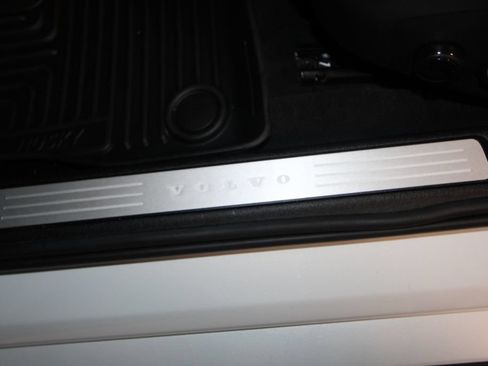 Used 2024 Volvo S60 B5 Plus AWD/4WD image 7