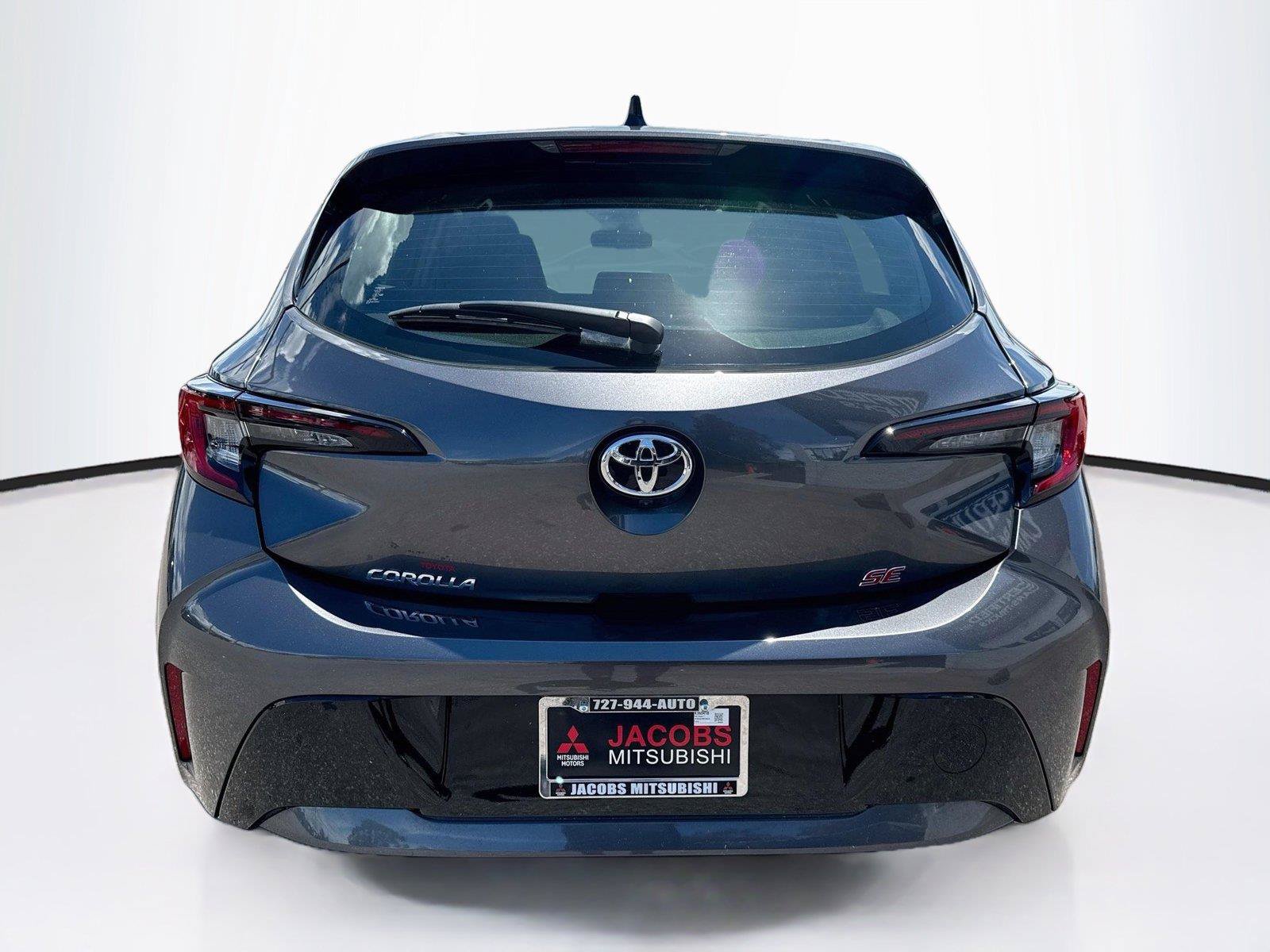 Used 2026 Toyota Corolla SE FWD image 4