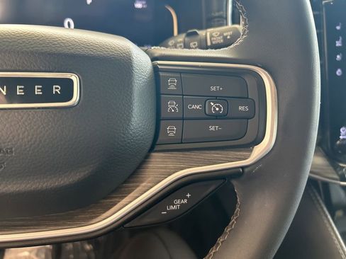 Used 2023 Jeep Wagoneer Series III w/ Preferred Equipment Group image 57