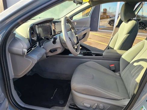 Used 2021 Hyundai Elantra SEL w/ Convenience + Premium Package image 13