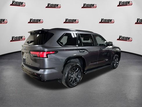 Used 2023 Toyota Sequoia Platinum image 5