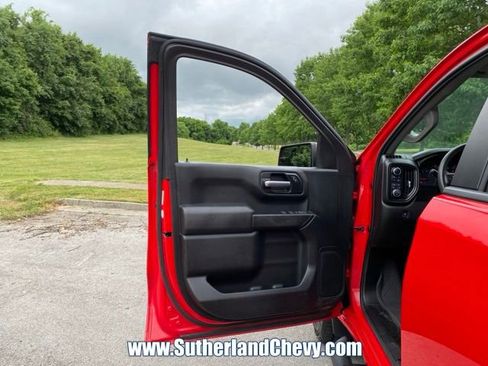 Used 2019 Chevrolet Silverado 1500 Custom w/ Custom Convenience Package AWD/4WD image 15
