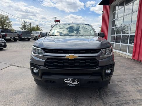 Used 2021 Chevrolet Colorado LT w/ LT Convenience Package AWD/4WD image 3