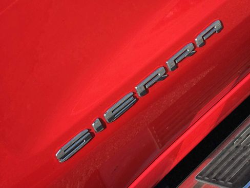 Used 2021 GMC Sierra 1500 SLT image 12