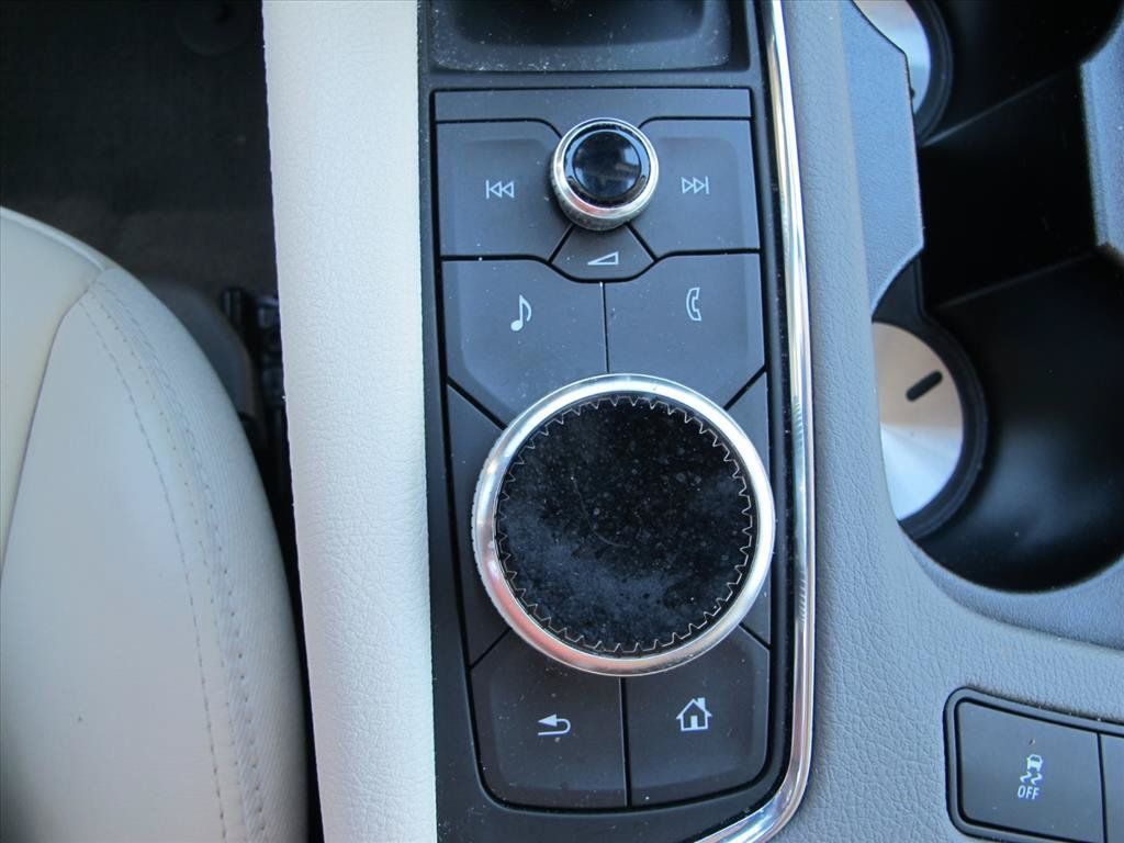Used 2021 Cadillac XT5 Premium Luxury FWD image 16