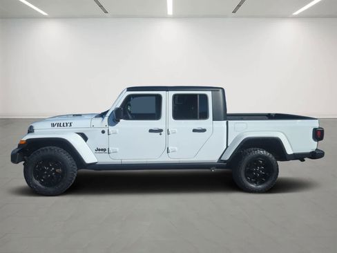 Used 2022 Jeep Gladiator Sport AWD/4WD image 3