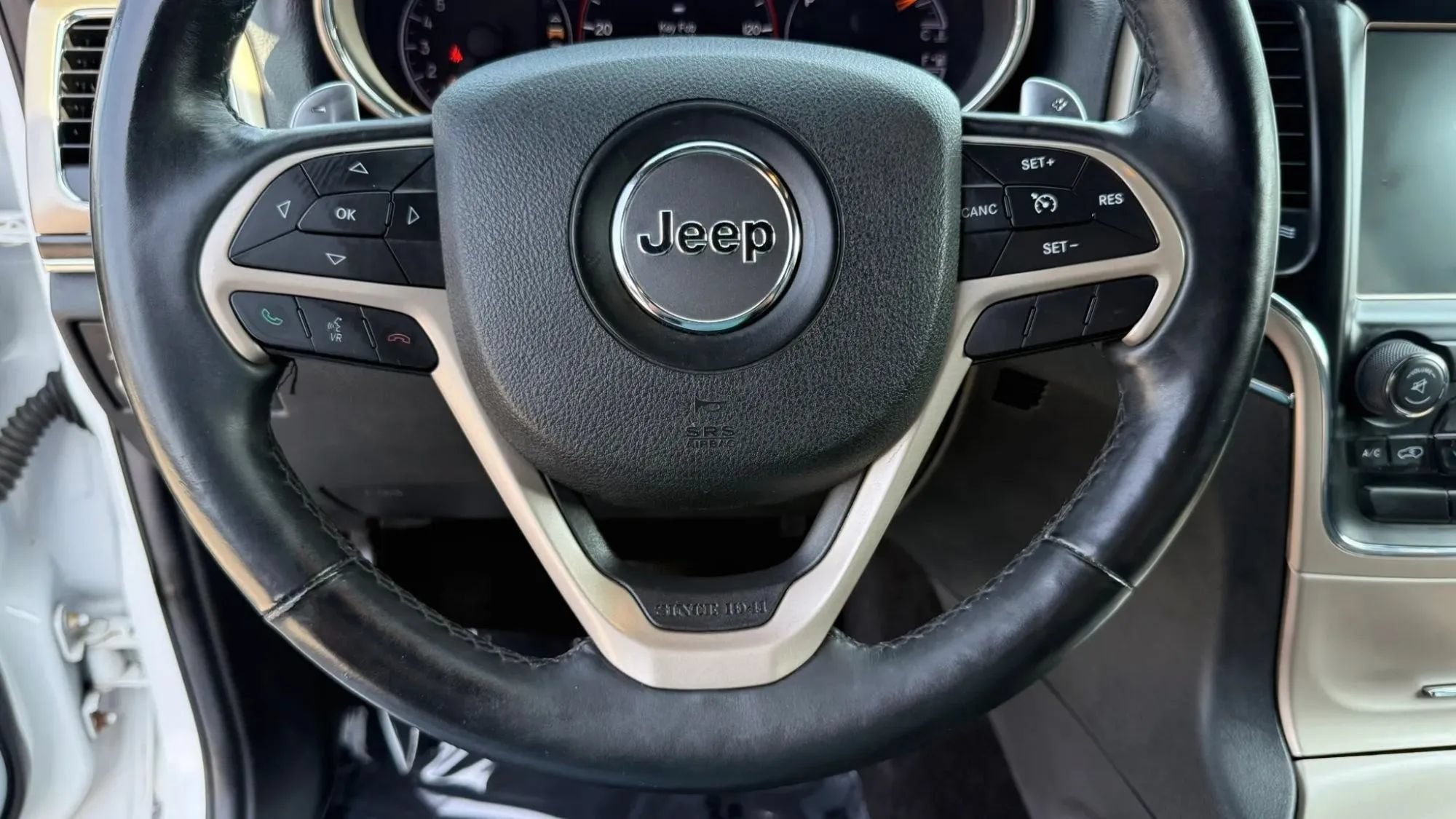 Used 2014 Jeep Grand Cherokee Limited AWD/4WD image 15
