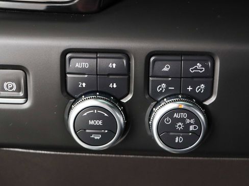 Used 2024 GMC Sierra 1500 AT4 w/ AT4 Preferred Package image 23