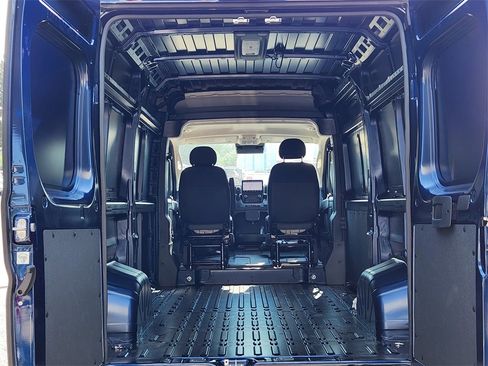 New 2025 RAM ProMaster 1500 w/ Quick Order Package 22G SLT image 9