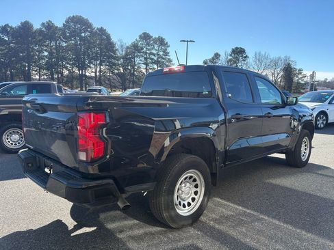 Used 2024 Chevrolet Colorado W/T image 8