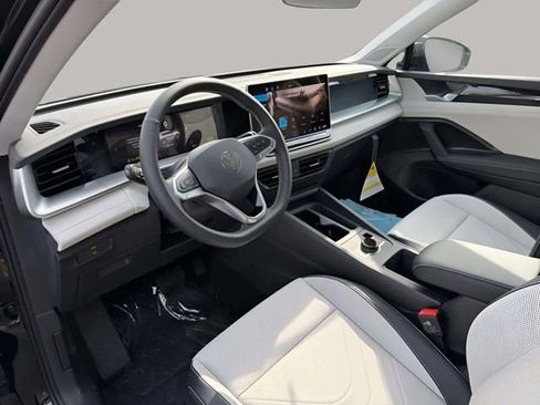 New 2026 Volkswagen Tiguan SE AWD/4WD image 8